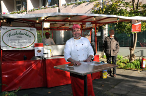 Reibekuchen Heinz auf dem Wochenmarkt, Heinz-Bernd Draschner