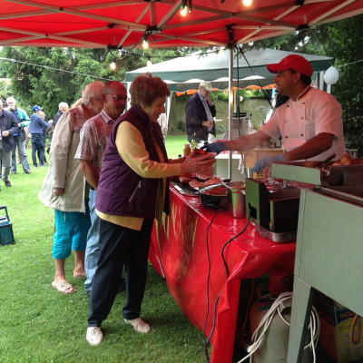 Reibekuchen Heinz: Partyservice vor Ort