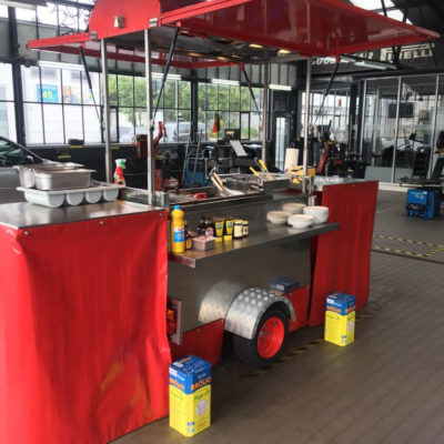 Reibekuchen Heinz: Roter Wagen